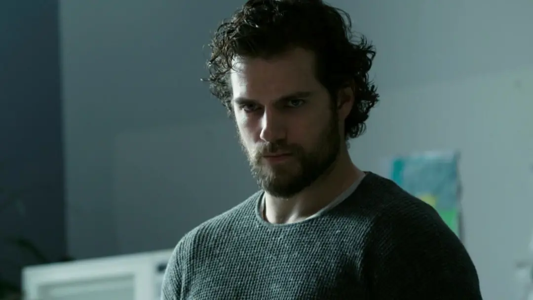 Henry Cavill tem filme de ação R classificado que subiu nos rankings globais de streaming. A volta desse thriller de cr…