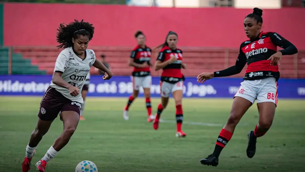 Futebol feminino ganha diretrizes legais permanentes no Brasil. Isso reconhece a modalidade como prioridade na política…