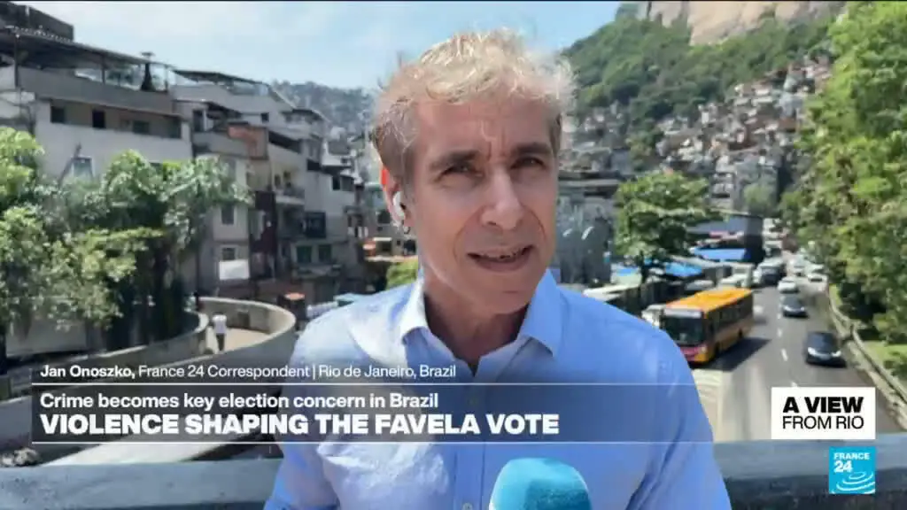 Em Rio de Janeiro, candidatos locais estão disputando o voto dos moradores de favelas, como na Rocinha. É um ponto nevr…