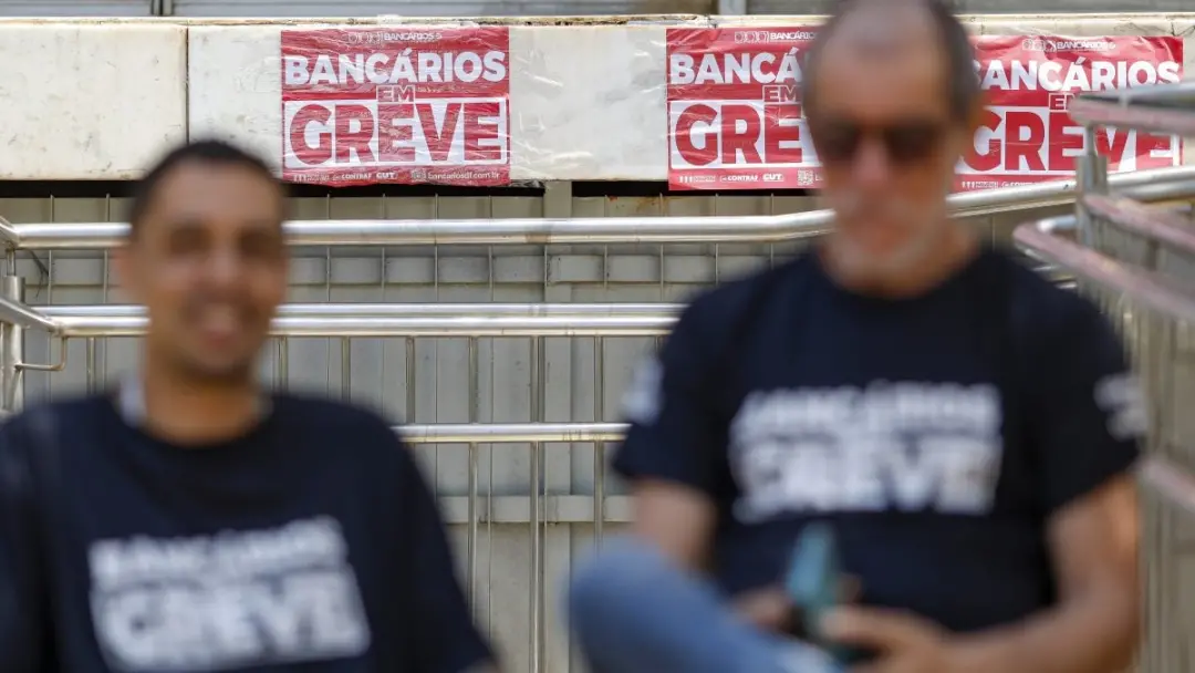 TST julga o dissídio da greve dos funcionários da Caixa nesta quarta-feira. O impasse principal tá no novo modelo de cu…