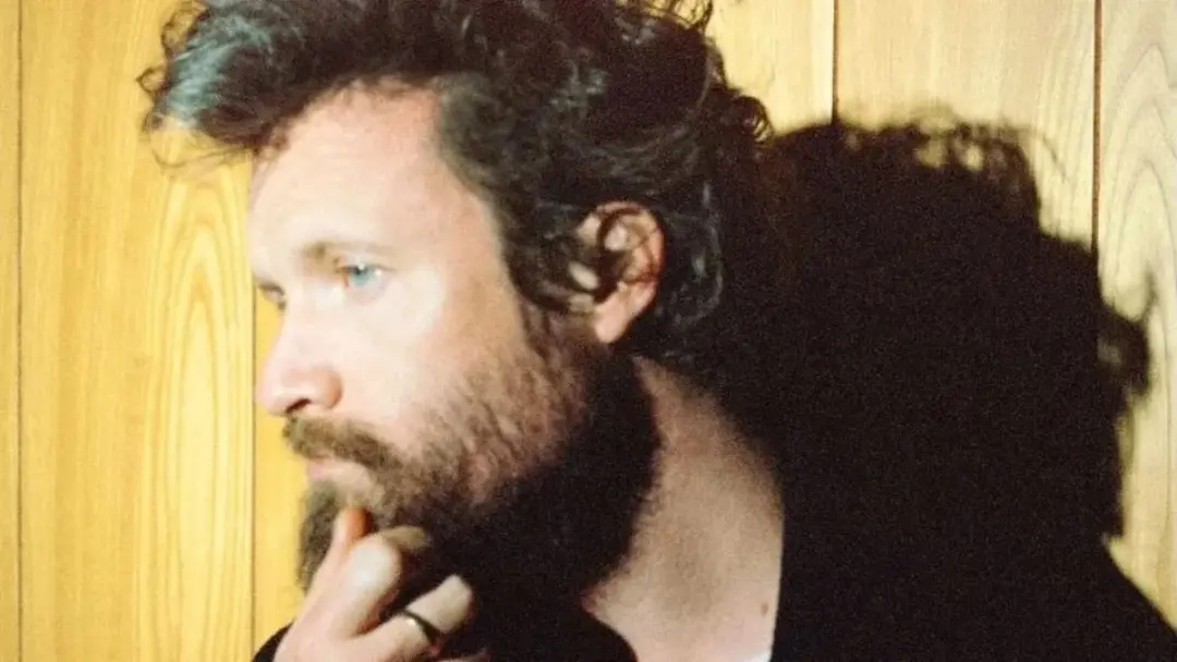 Father John Misty solta a faixa The X-panded Universe e anuncia a primeira turnê solo em mais de dez anos. É interessan…