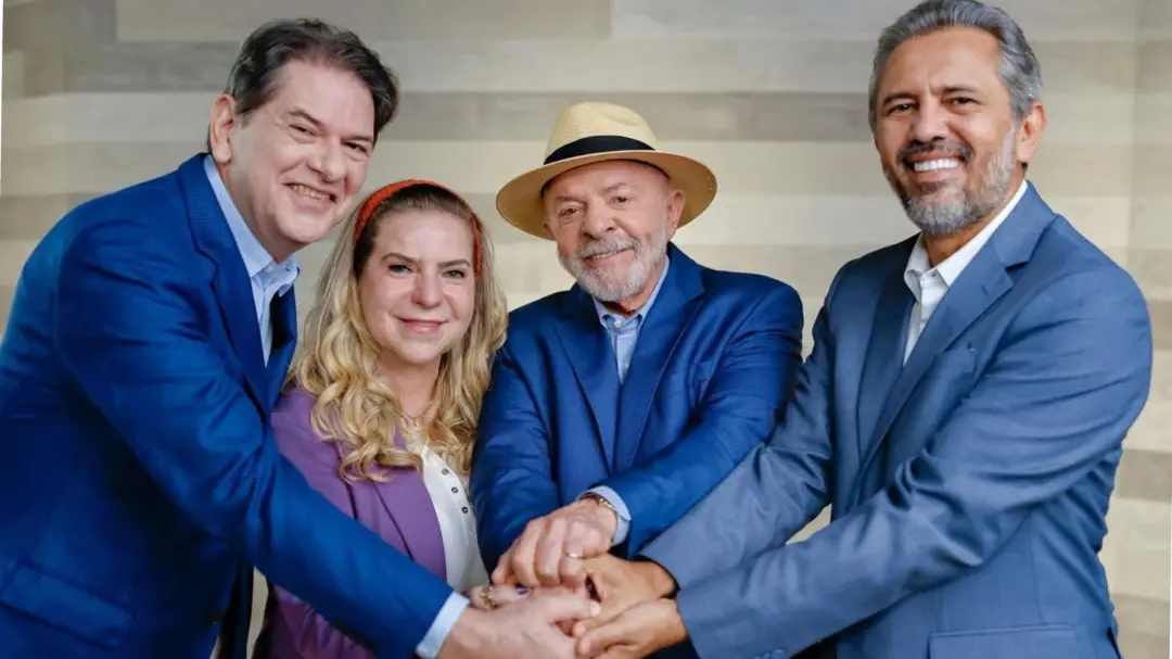 Luiz Inácio Lula da Silva desembarcou no Ceará nesta terça para apoiar Elmano de Freitas contra Ciro Gomes. Essa visita…