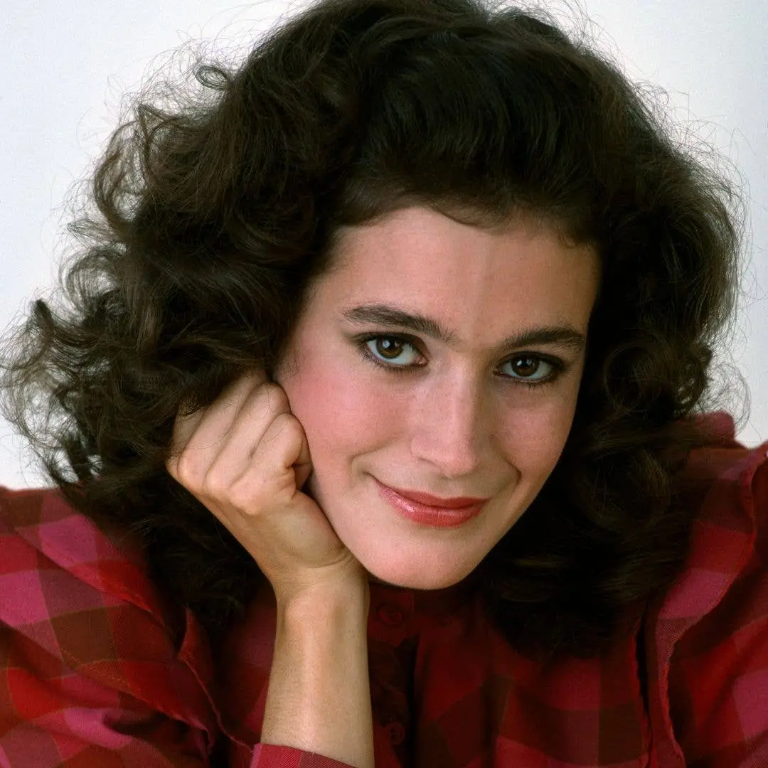 Sean Young, atriz antiga de Hollywood, enfrentou um isolamento no meio após um filme controverso em 1987. O rótulo de d…