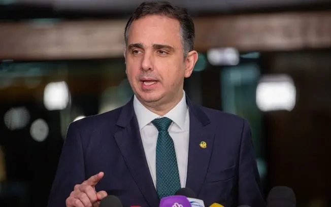 Rodrigo Pacheco foi nomeado ministro do TCU, assumindo a vaga de Bruno Dantas. A experiência dele na Presidencia do Sen…