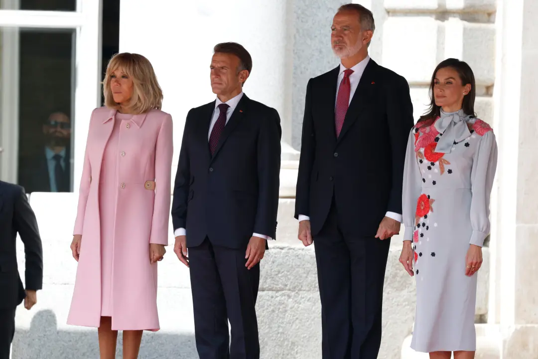 Macron recebeu os Reyes em viagem de Estado antes das eleições em França. Com a polarização forte na Europa, fica claro…