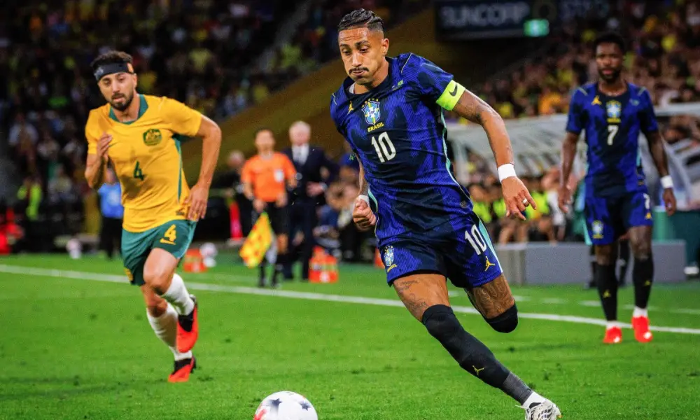 Brisbane, Austrália, viu o Brasil vencer a Austrália por 4 a 2 em amistoso. Com golos de Vanderson, Raphinha e Vinícius…