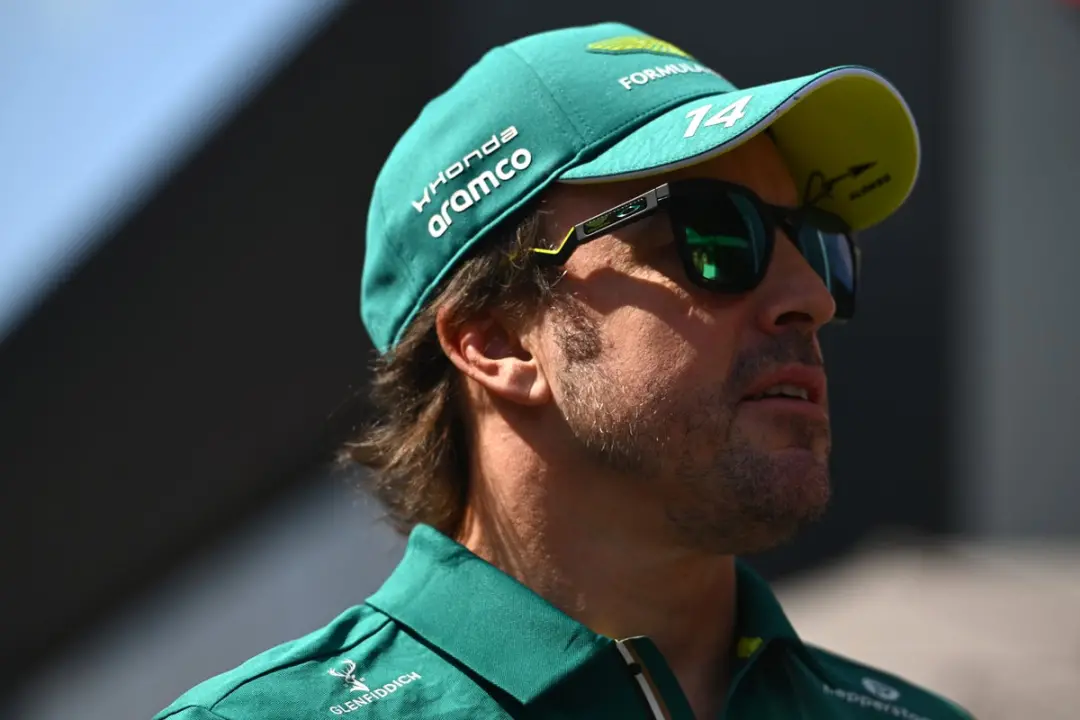 Fernando Alonso vai continuar correndo na Fórmula 1 com a Aston Martin em 2027. Mesmo após a 23 temporada com apenas tr…