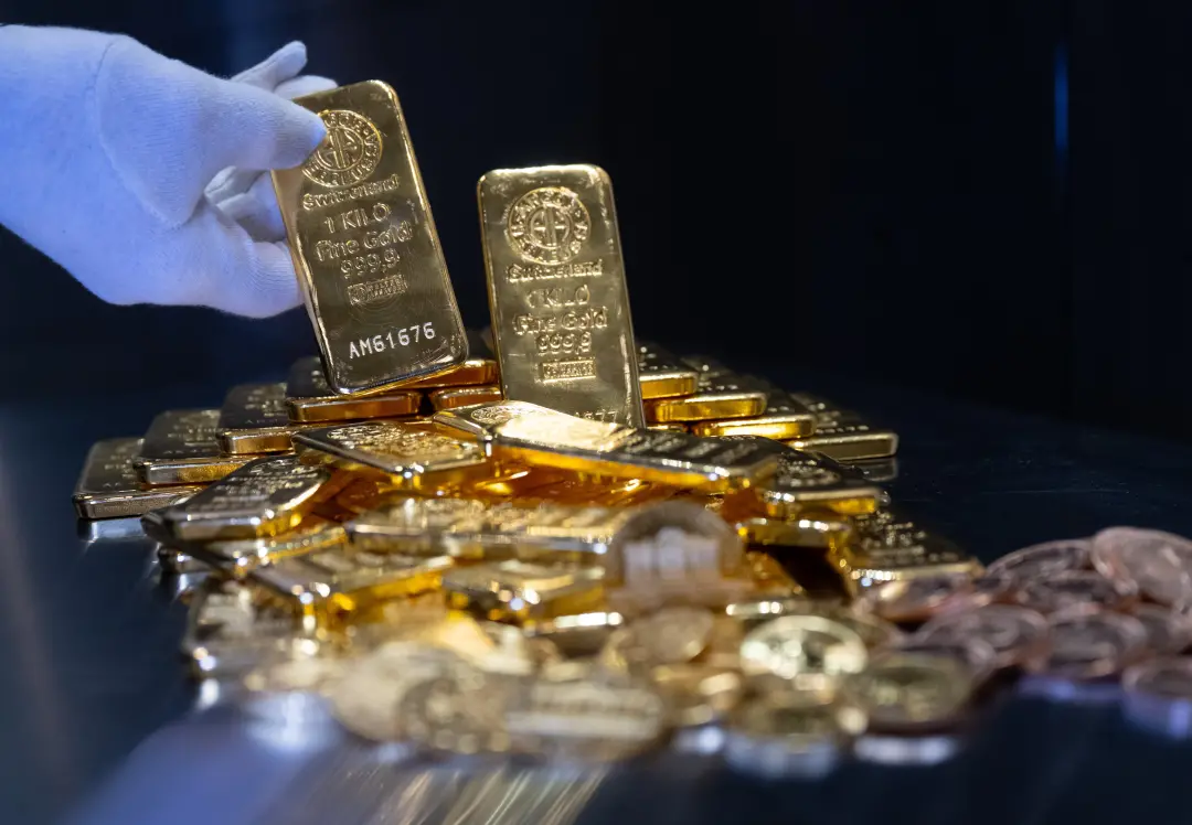 Mais de 3% de queda no preço do ouro acontece com a alta das rentabilidades dos títulos soberanos desde agosto. O aumen…