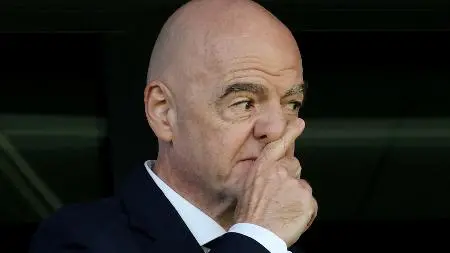 Infantino promete distribuir parte das reservas da Fifa a confederações. Isso toca na questão da equidade do esporte, o…