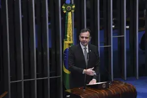 Rodrigo Pacheco nomeado ministro do TCU, assumindo a cadeira deixada por Bruno Dantas. Essa mudança no controle das con…