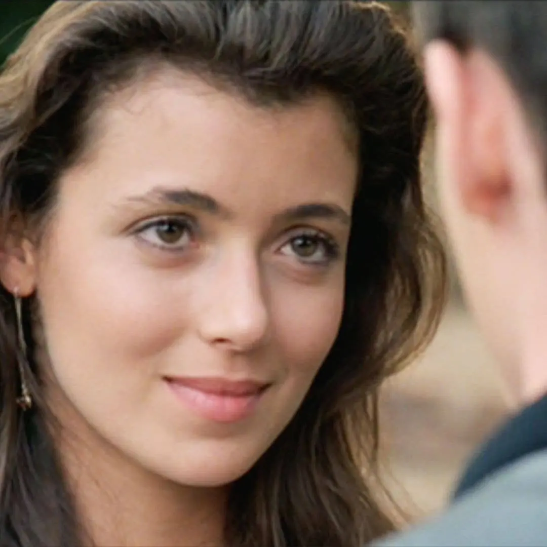 Mia Sara, conhecida pelo Ferris Bueller's Day Off, casou-se com Jason, filho de Sean Connery. Ela tentou voltar à atuaç…