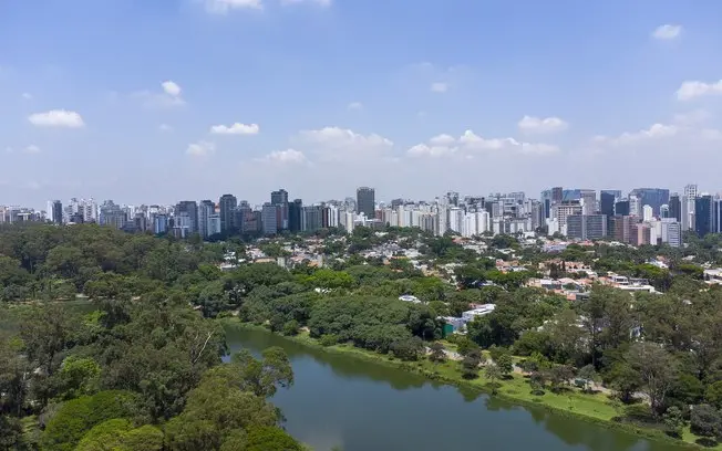 São Paulo prevê calor de 33 graus e tempo seco, mas temporais isolados podem chegar no fim da tarde. Esse setembro já f…