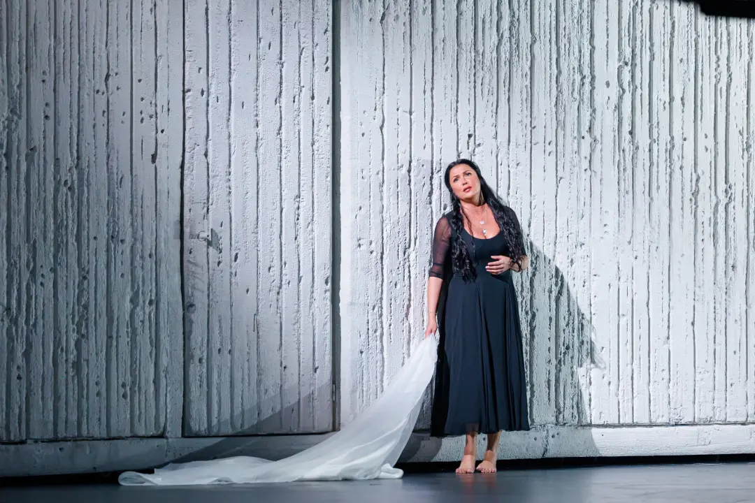 Anna Netrebko no Liceu apresentou O patria mia, chegando ao paraíso no terceiro ato, com a performance de uma música de…