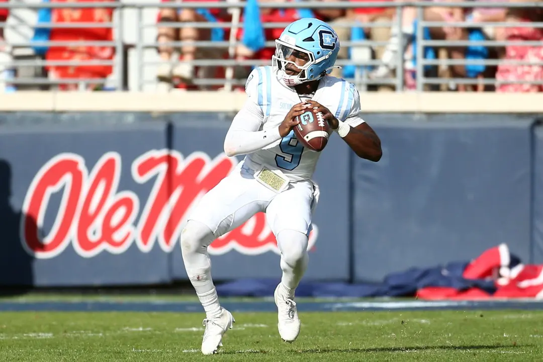 Texas A&M perdeu de 35 a 6 para a LSU no primeiro jogo fora de casa, ficando 2-2 na temporada e 0-2 na SEC. A defesa pa…