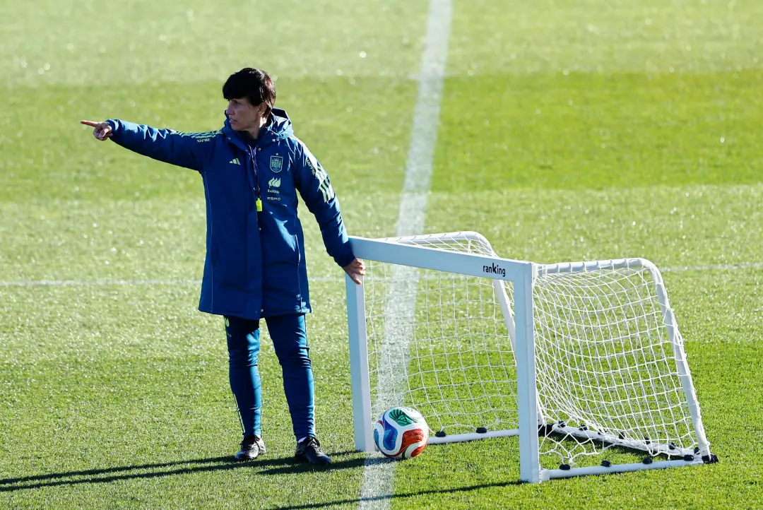 Aitana Bonmatí fica fora da primeira lista da seleção espanhola para os amistosos contra os Estados Unidos. É um gesto …