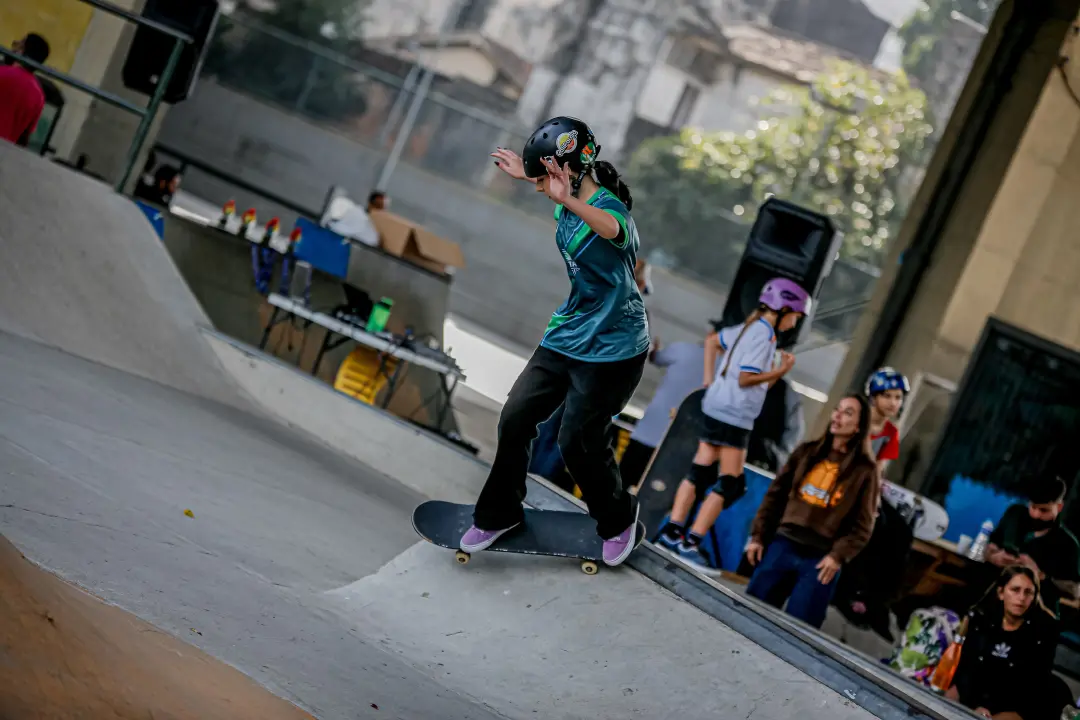 Tropa do skate do Zerohum, com Malu, Manuh e Luísa entre os destaques, disputa torneios estaduais e nacionais em Niteró…