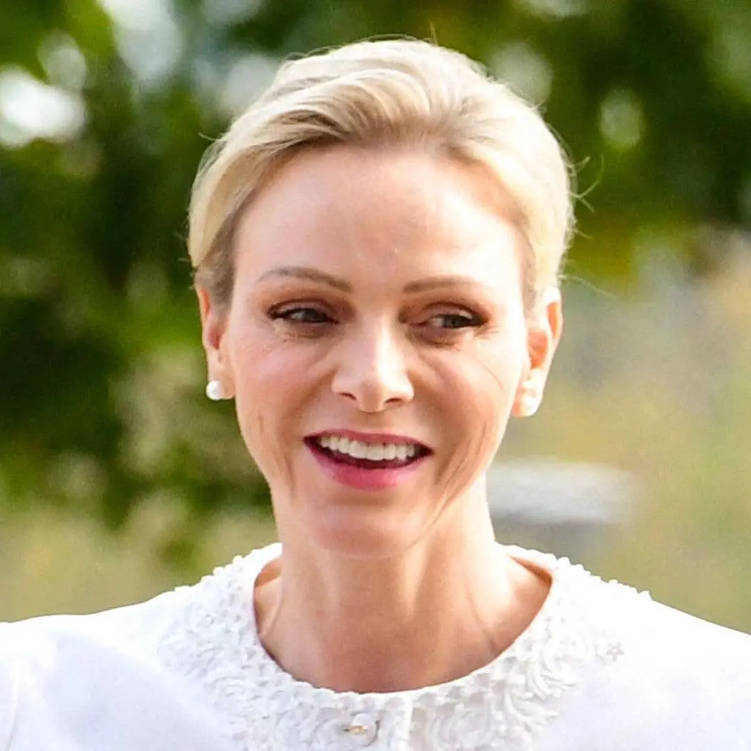 Princesa Charlene de Mônaco, aos 48 anos, encontrou o Papa Leo XIV na Conferência Robert Schuman em Metz. A ausência da…