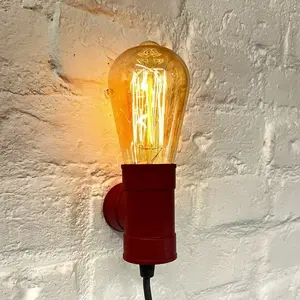 Luminária estilosa feita com cano de PVC, tá um jeito criativo de usar material simples. Ver como o cotidiano pode vira…