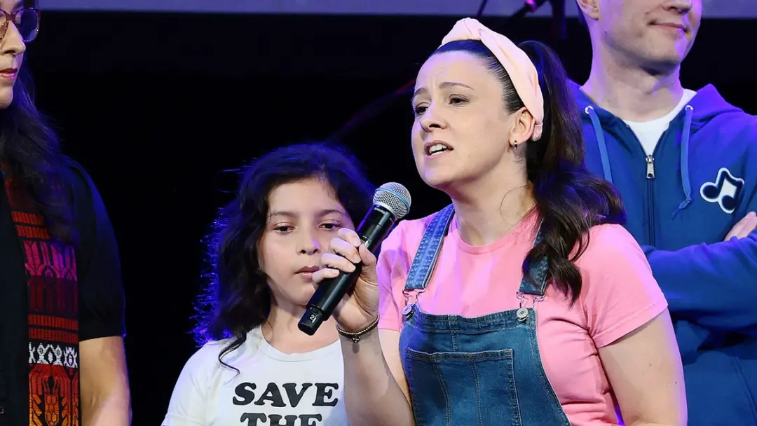 Ms Rachel, apresentadora de músicas para crianças, tem se tornado uma ativista política proeminente. Ela defende visões…