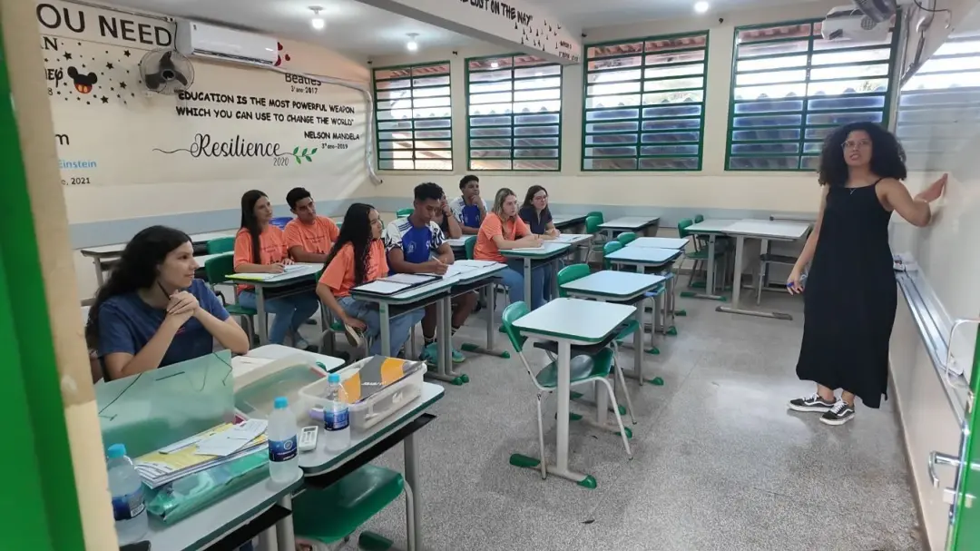 Um em cada cinco jovens que entra no Ensino Médio no Brasil não conclui a etapa, segundo dados da OCDE. É uma taxa 6 po…