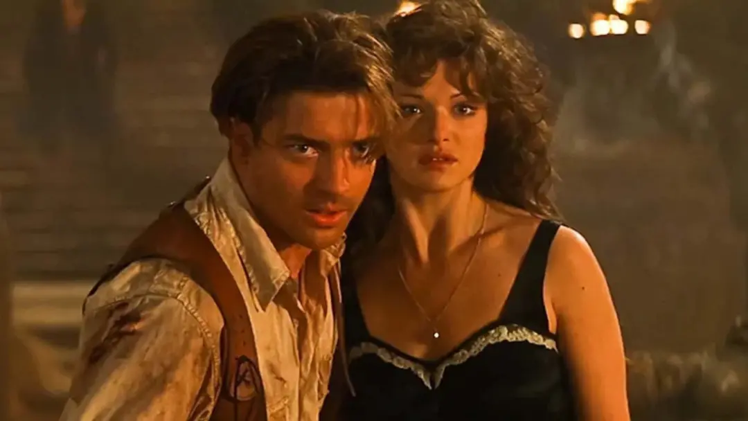Brendan Fraser retorna como Rick OConnell em The Mummy 4, mas agora ele tá dirigindo um carro foguete em vez de andar a…