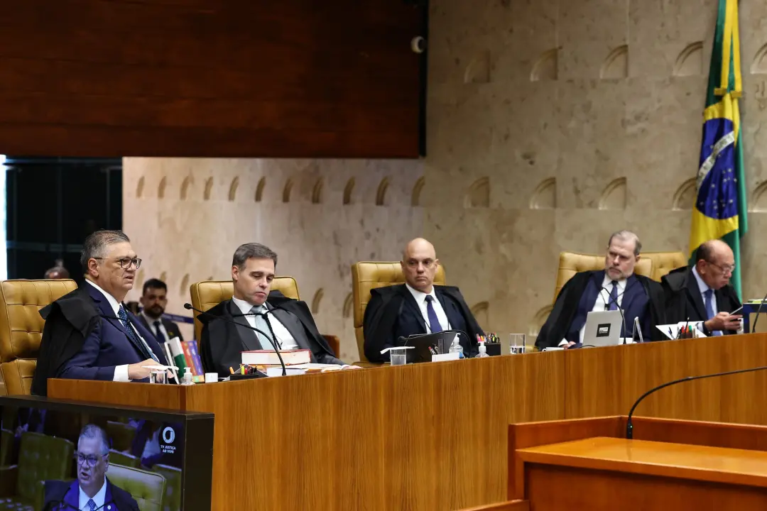 Crise no STF chega ao TSE com questionamentos sobre sobreposição de competência entre os tribunais. A ala de Mendonça q…