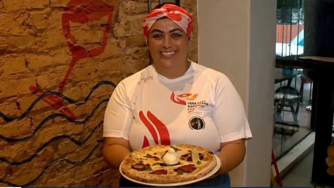 Carla Dall’Orto Carvalho ganhou prêmio de pizza mais criativa do mundo na Itália. Achei super legal ver essa garota do …