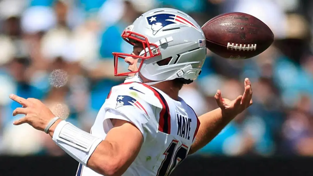 Drake Maye mostrando falta de confiança nos recebedores, segundo análise, depois da derrota dos Patriots para os Jaguar…