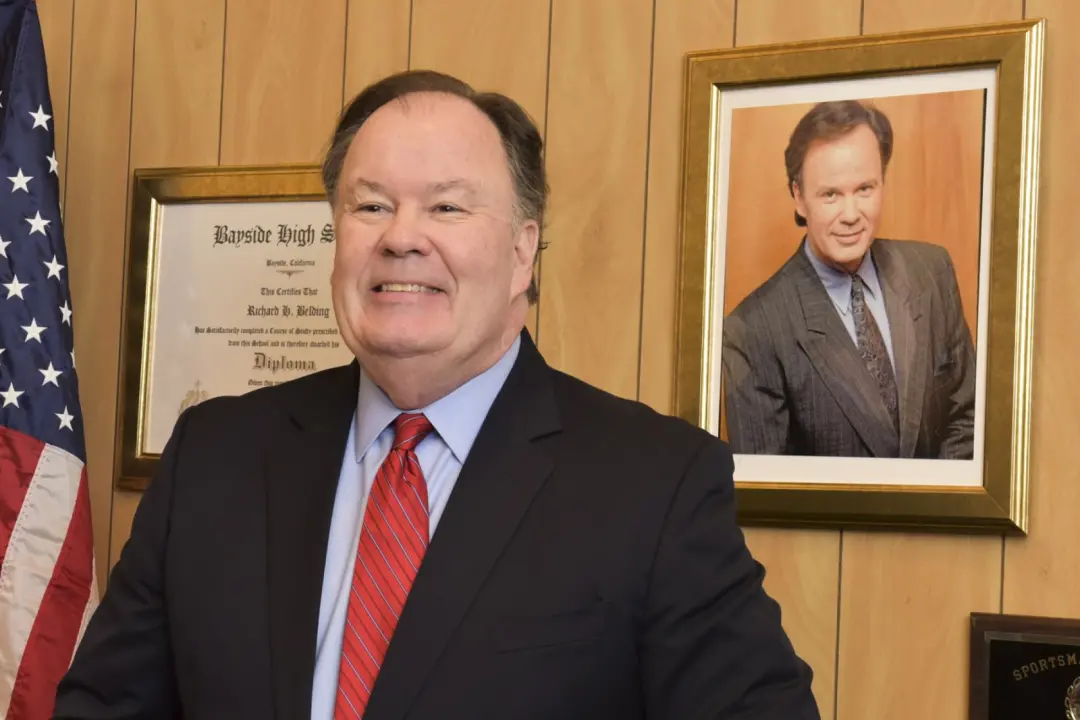 Dennis Haskins, ator que interpretou o Principal Belding em Saved by the Bell, morreu aos 75 anos. Um carinho grande po…