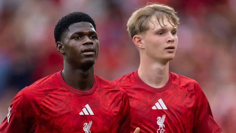 Liverpool investe em jovens talentos, com contratações como Florian Wirtz e Alexander Isak, após vender muito talento n…