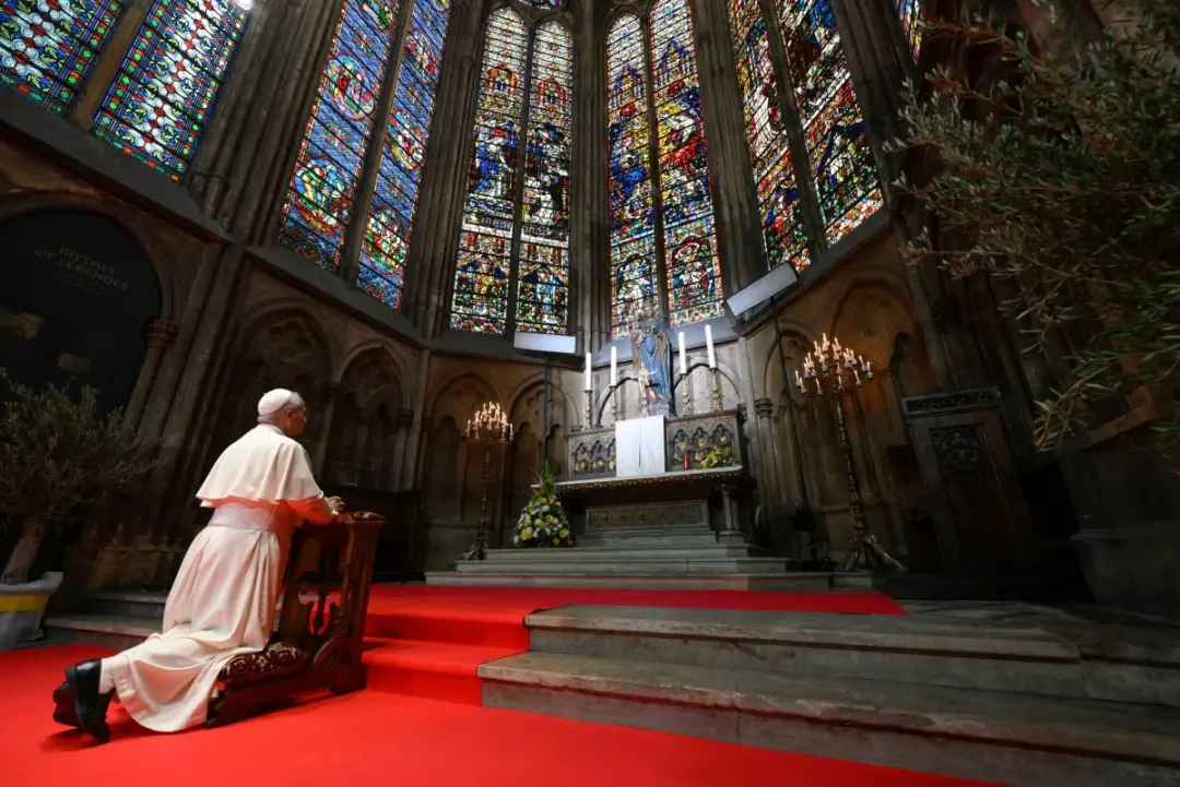 Papa reconheceu que abusos em organizações da Igreja foram sistêmicos, após reunião com vítimas na França. Isso mostra …