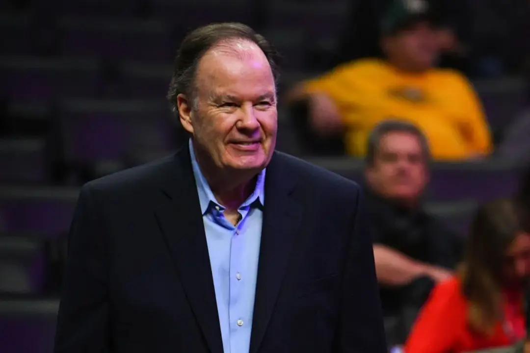 Dennis Haskins, ator do personagem principal Richard Belding de Saved by the Bell, faleceu aos 75 anos. A perda de quem…
