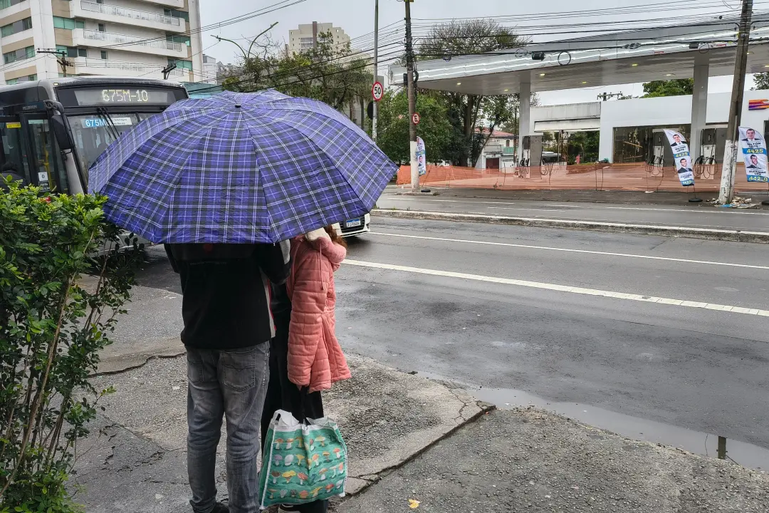 Outubro com mais chuva no Sul e Sudeste, com o Rio Grande do Sul podendo acumular até 200 mm. Temperaturas acima da méd…
