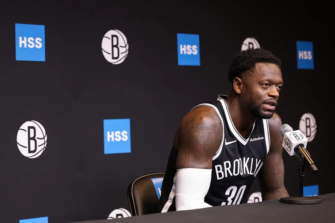 Brooklyn Nets, no Media Day, mostraram que o golfe não é o forte, com Julius Randle comentando sobre o etiqueta. O espo…