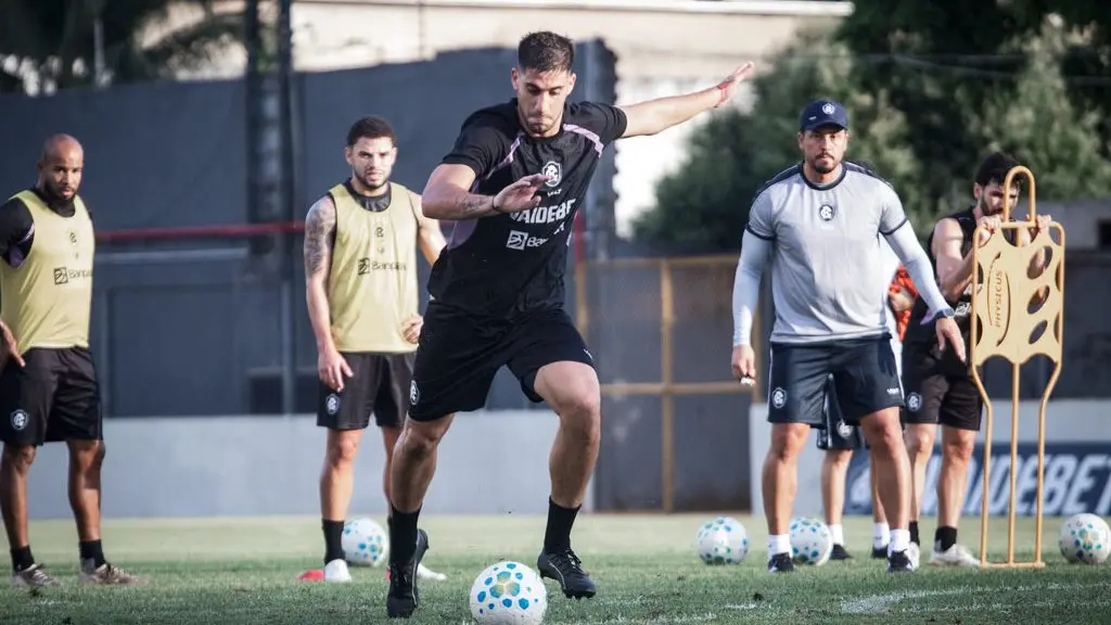 Carpini viu semana de treino como chance de reação do Remo no Baenão. Depois da folga, ele aproveitou para trabalhar co…