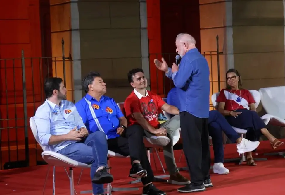 Em Belém, Lula pediu acordo entre PT e MDB pra definir quem fica com a candidatura ao Senado no Pará. Com três nomes na…