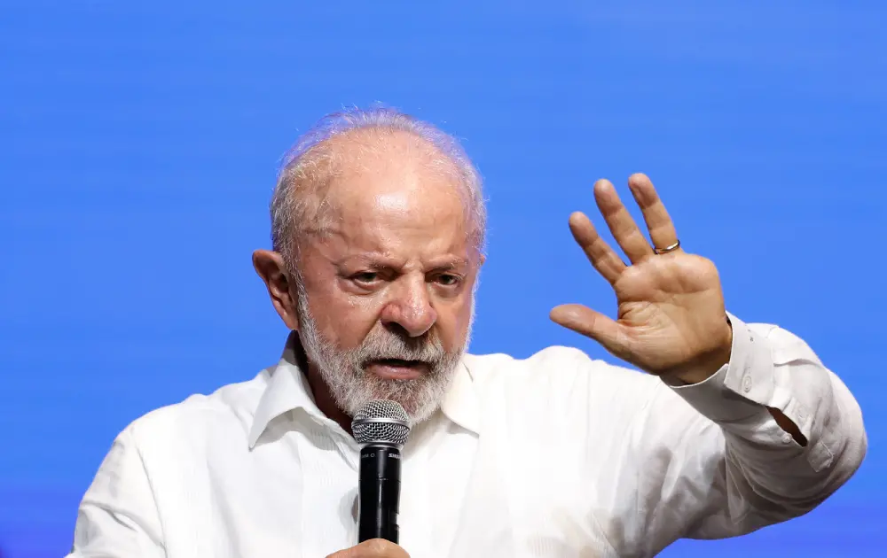 Em Belém, Lula disse que o poder público precisa garantir direito ao pobre e que tiraria um pouco dos ricos por imposto…