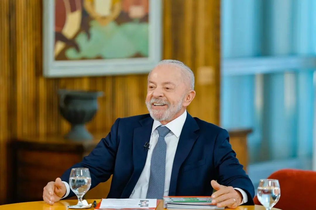 Lula deve faltar ao debate da Globo nesta quinta, temendo ser o alvo principal dos adversários. Essa falta pode tirar a…
