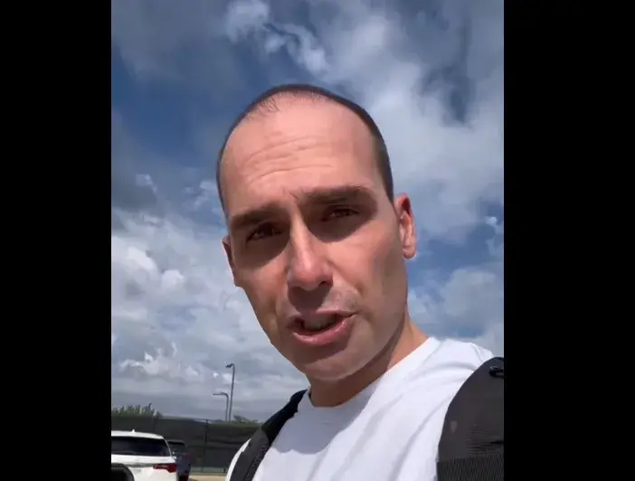 STF condena Eduardo Bolsonaro a um ano de detenção por difamação contra Tabata Amaral, com 39 dias-multa. A decisão mos…