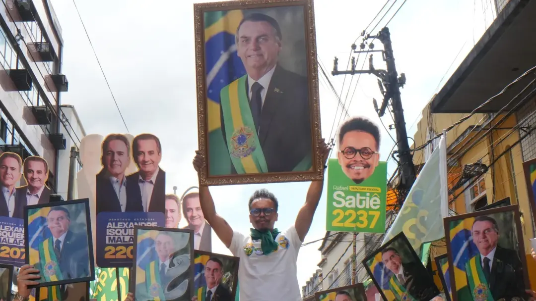 Teresópolis, RJ: o quadro de Bolsonaro apreendido durante campanha de Satiê foi devolvido pelo próprio TRE-RJ. Isso mos…