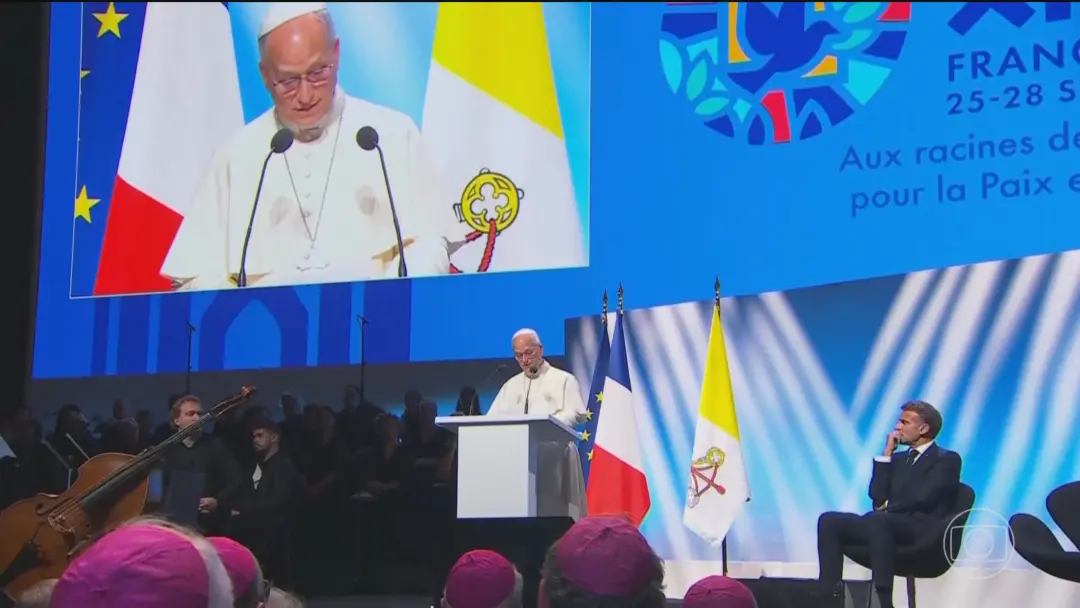 Papa Leão XIV pediu concessões de líderes mundiais pela paz em Metz. A ideia de que a vingança não constrói futuro me t…