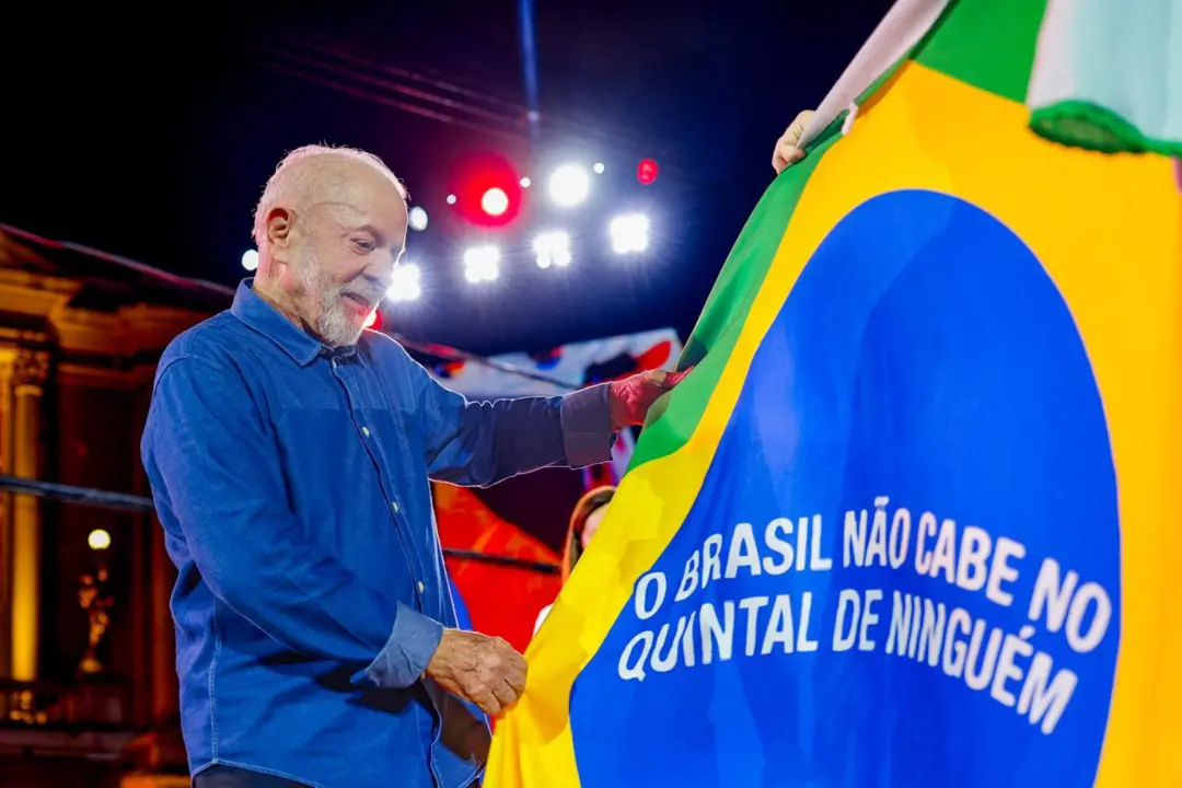 Lula lançou medidas como reajuste do Bolsa Família e fim das bets na reta final da eleição. A aposta de Flávio Bolsonar…