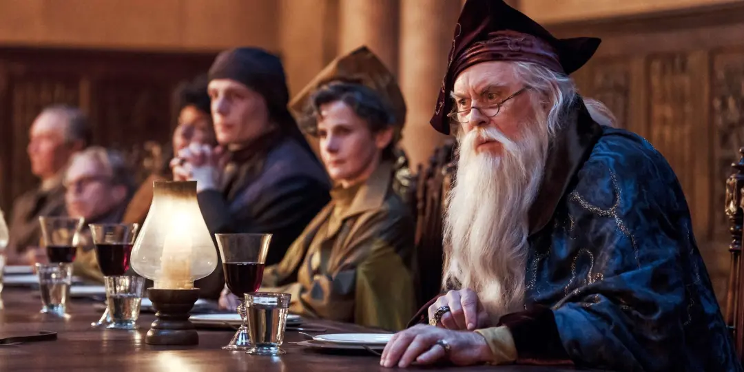 HBO lança a série de Harry Potter com nomes como John Lithgow no papel de Dumbledore e Janet McTeeras como McGonagall. …