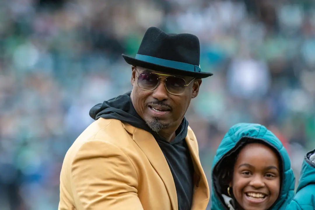 Brian Dawkins disse que não deu permissão para o Departamento de Segurança Interna usar seu nome ou vídeos em redes soc…