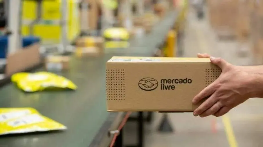 Mercado Livre começa a vender remédios com receita e a se expandir em lojas. A Abrafarma pediu urgência à Anvisa com qu…