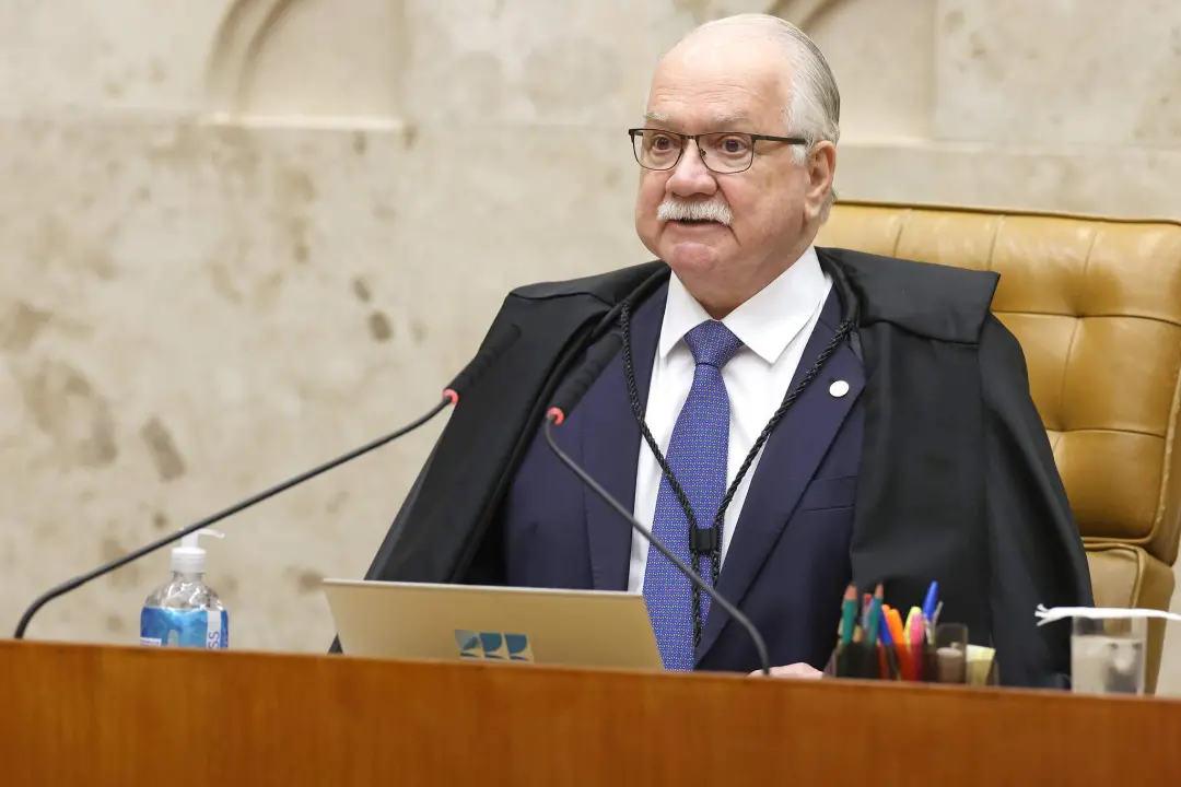 Ministros do STF criticam decisões do TSE, chamando algumas de derrapadas, enquanto o TSE vê isso como tentativa de ret…