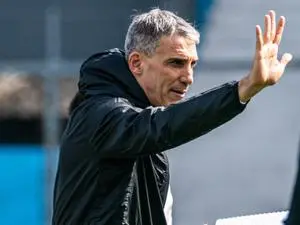 Vojvoda deixou o Racing depois de 13 jogos e da eliminação com virada relâmpago. É um movimento que mostra a pressão de…
