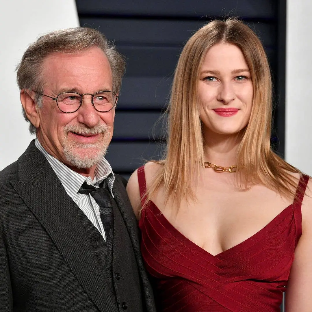 Destry Allyn Spielberg casou com o corretor Jake Herskowitz em uma celebração nos Hamptons. Um momento de felicidade qu…