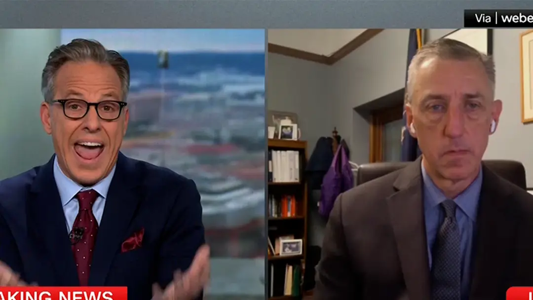 Jake Tapper pressionou o promotor Matthew Van Houten sobre o caso de assédio em Cornell, comparando a situação com o qu…