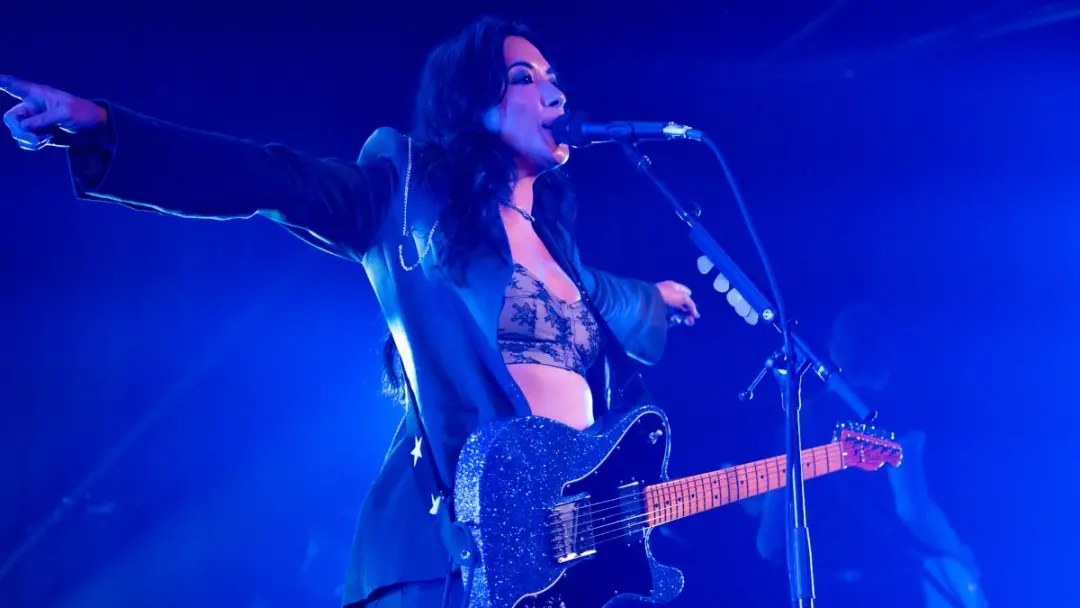 Michelle Branch iniciou a turnê sold out Everywhere and Back Again em Seattle com um show de 21 músicas. Celebrar 25 an…